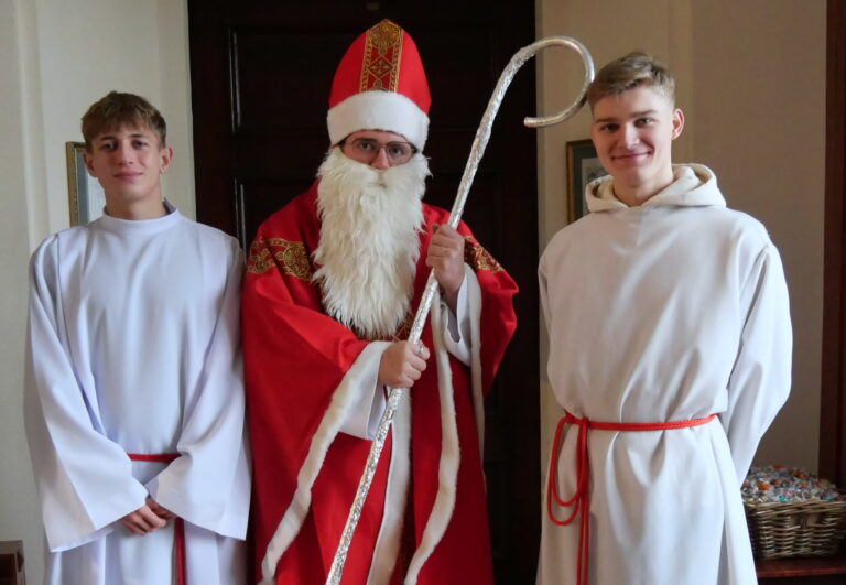 Strona Główna Zielony Mikołaj